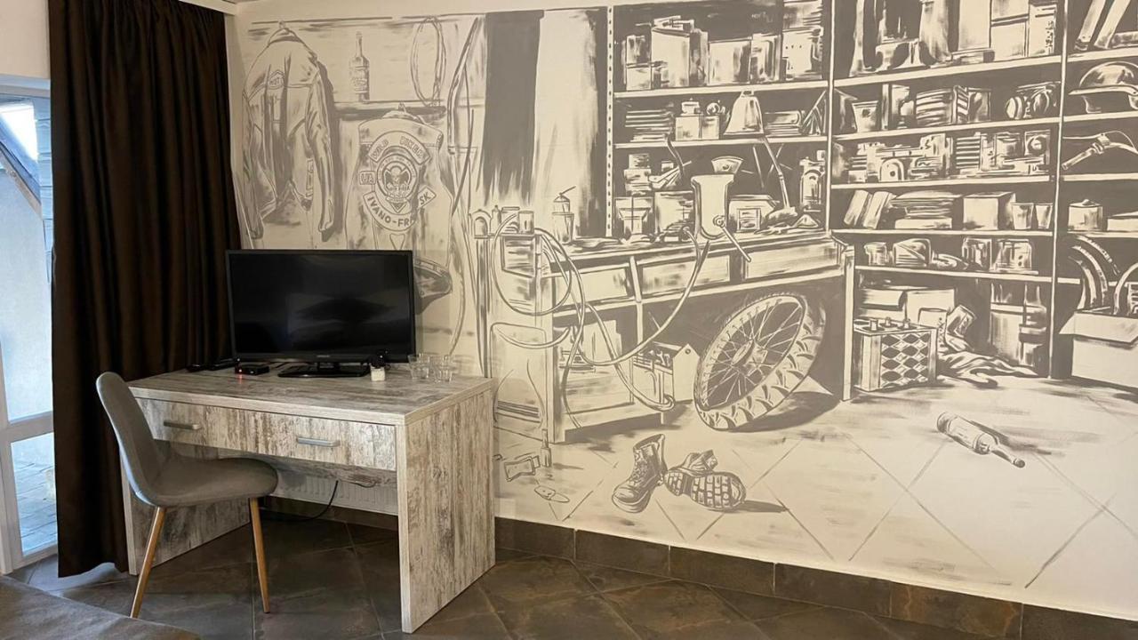 Отель Clubhouse Ивано-Франковск Экстерьер фото