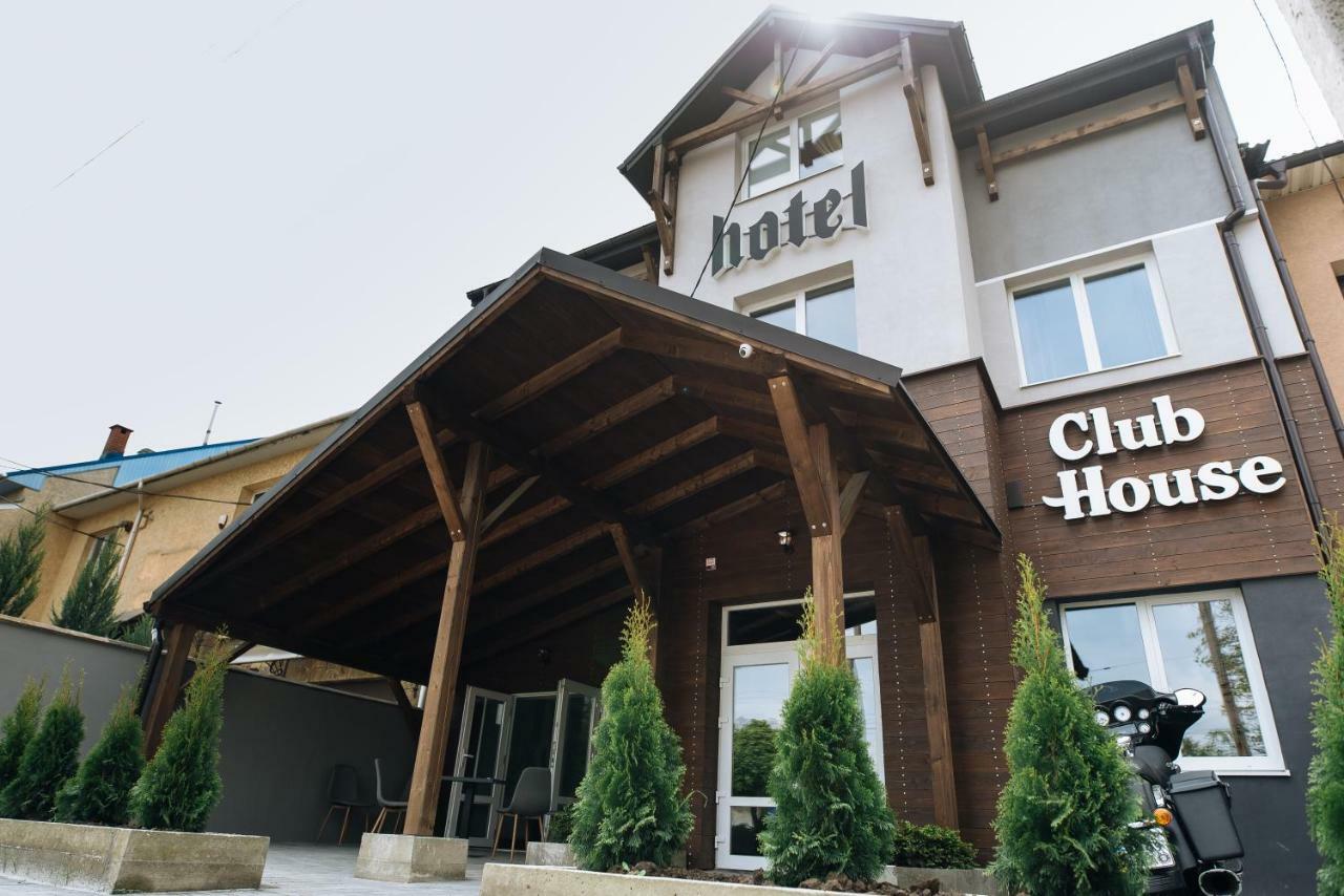 Отель Clubhouse Ивано-Франковск Экстерьер фото